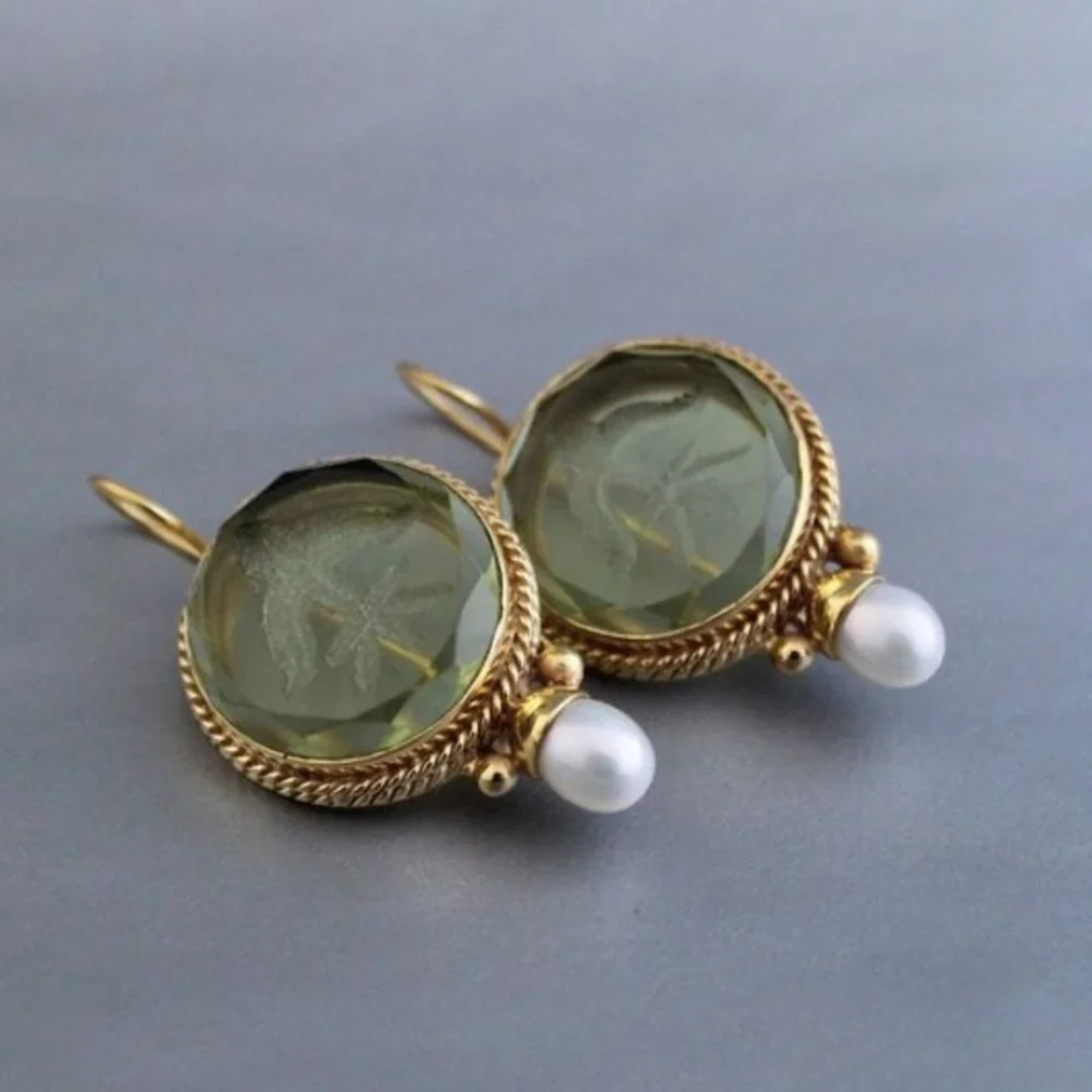 Ava™ | Vintage Oorbellen met Groene Steen en Parel