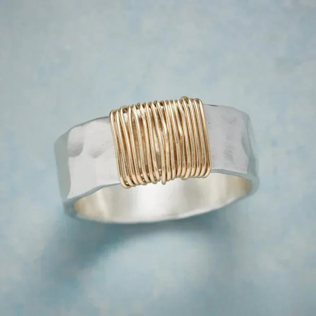 Lunari™ | Elegante Zilveren Ring met Gouden Draad
