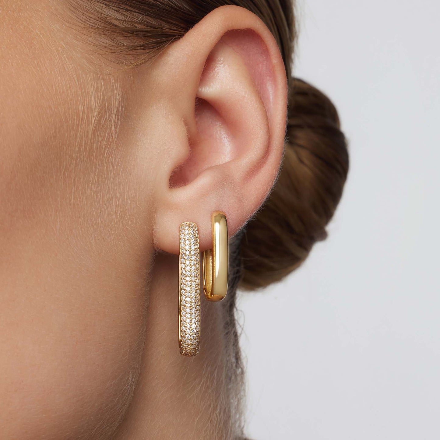 Icona™ | 16K Gouden Grote Pave Hoepeloorbellen
