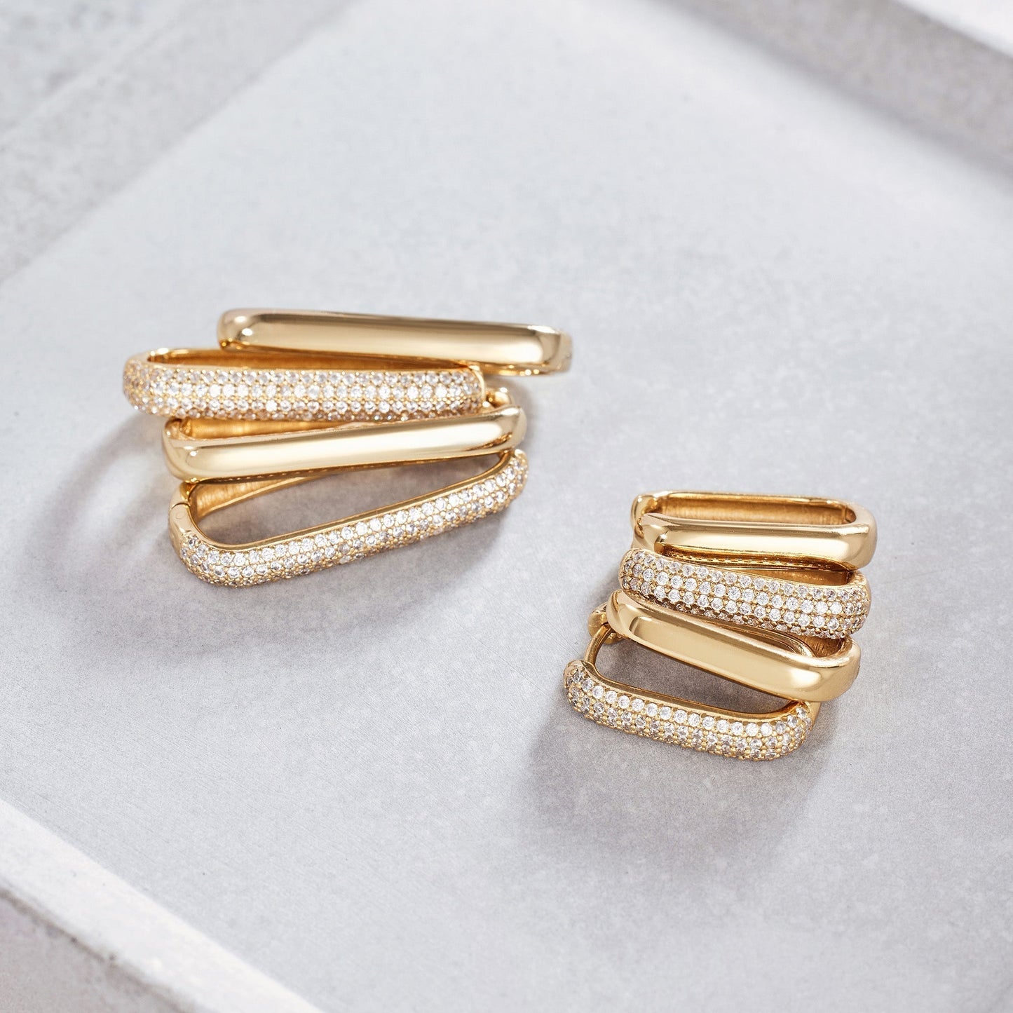 Icona™ | 18K Gouden Grote Hoepeloorbellen