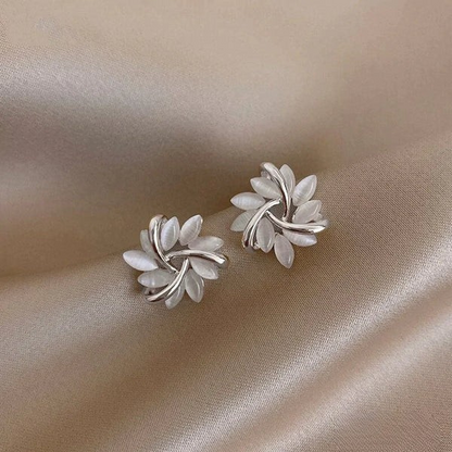 Sienna™ | Elegante Opal Bloemblaadje Cirkel Stud Oorbellen